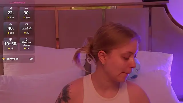 MollyHilton online show from February 26, 6:52 pm