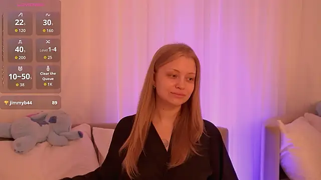 MollyHilton online show from March 13, 6:13 pm