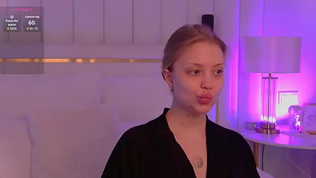 MollyHilton online show from February 13, 5:57 pm