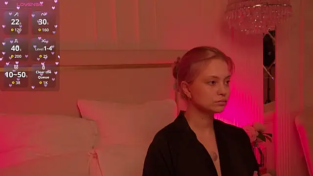 MollyHilton online show from April 13, 11:58 am