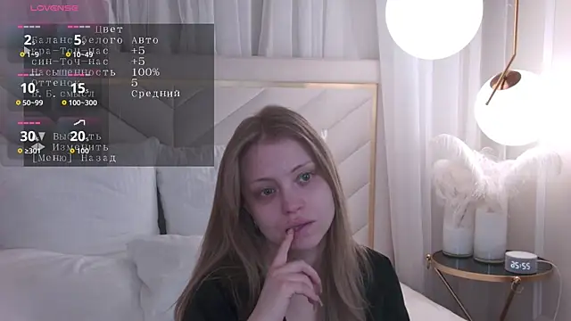 MollyHilton online show from February 19, 6:27 pm