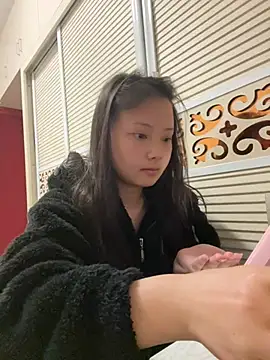 BIGBABYYEYE online show from March 3, 1:29 pm