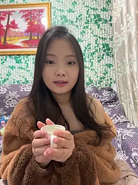 BIGBABYYEYE online show from March 16, 1:48 pm