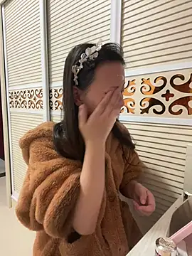 BIGBABYYEYE online show from March 4, 2:25 pm