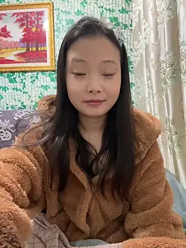 BIGBABYYEYE online show from March 18, 2:19 pm