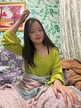 BIGBABYYEYE online show from March 9, 2:31 pm