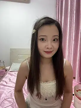 BIGBABYYEYE online show from May 28, 1:50 pm