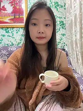 BIGBABYYEYE online show from March 15, 2:13 pm