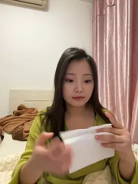 BIGBABYYEYE online show from March 31, 2:19 pm