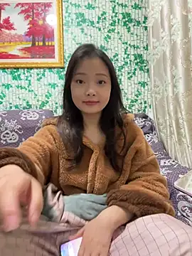 BIGBABYYEYE online show from March 17, 2:31 pm