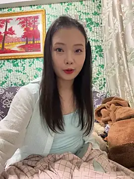 BIGBABYYEYE online show from March 7, 1:38 pm