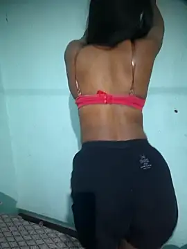 Snapshot of Roohbabe chatting on February 14, 12:16 pm Roohbabe online show from February 14, 12:16 pm