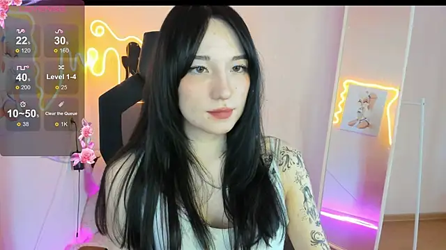 AliceeinWonderlanddd online show from March 23, 10:04 am