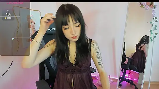 AliceeinWonderlanddd online show from April 25, 2:03 am