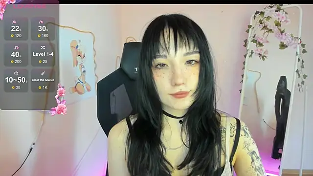 AliceeinWonderlanddd online show from April 12, 7:11 am