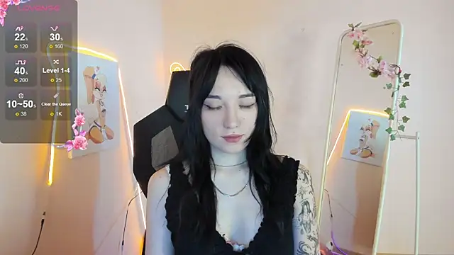 AliceeinWonderlanddd online show from May 16, 1:26 am