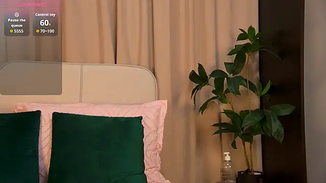 GinaMencee online show from July 18, 8:17 pm