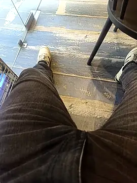 Snapshot of GTX-8194 chatting on February 15, 11:42 am GTX-8194 online show from February 15, 11:42 am