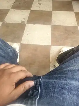 Snapshot of GTX-8194 chatting on February 27, 9:31 am GTX-8194 online show from February 27, 9:31 am