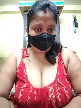 Snapshot of Curvy_Trisha chatting on June 7, 4:45 pm Curvy Trisha online show from June 7, 4:45 pm