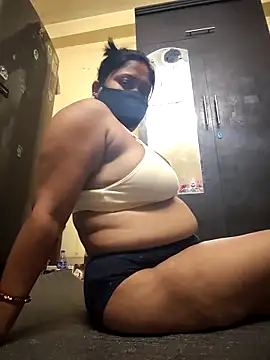 Curvy Trisha online show from March 19, 7:58 pm