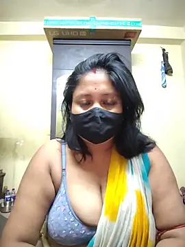 Snapshot of Curvy_Trisha chatting on May 31, 3:07 pm Curvy Trisha online show from May 31, 3:07 pm
