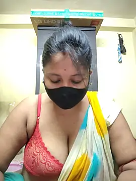Snapshot of Curvy_Trisha chatting on June 11, 5:04 am Curvy Trisha online show from June 11, 5:04 am