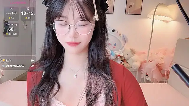 Snapshot of Luminous4173 chatting on July 18, 1:30 pm Luminous4173 online show from July 18, 1:30 pm