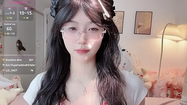 Snapshot of Luminous4173 chatting on July 14, 1:17 pm Luminous4173 online show from July 14, 1:17 pm