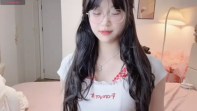 Snapshot of Luminous4173 chatting on May 26, 1:09 pm Luminous4173 online show from May 26, 1:09 pm
