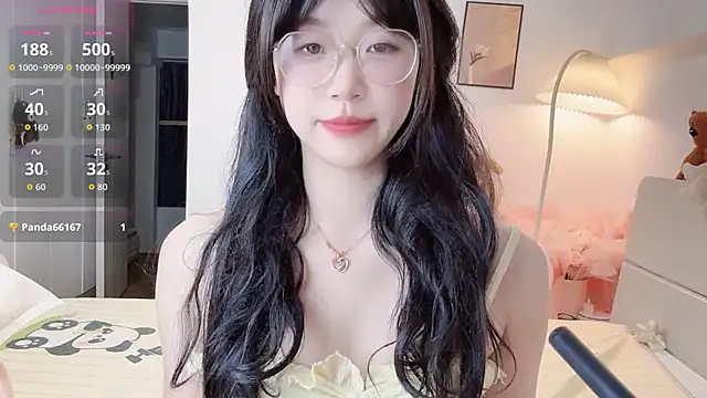 Snapshot of Luminous4173 chatting on June 18, 1:05 pm Luminous4173 online show from June 18, 1:05 pm