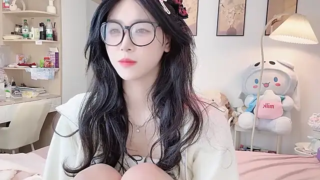 Luminous4173 online show from February 1, 7:17 am