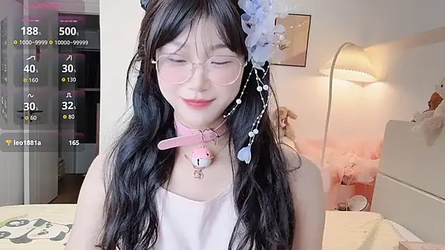 Snapshot of Luminous4173 chatting on June 23, 1:09 pm Luminous4173 online show from June 23, 1:09 pm