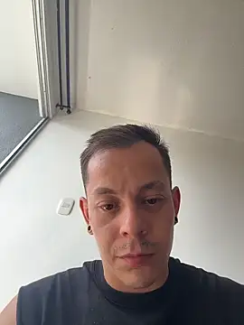 Snapshot of AxelMuller chatting on February 7, 6:38 pm AxelMuller online show from February 7, 6:38 pm