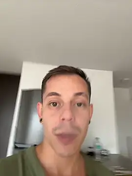 Snapshot of AxelMuller chatting on February 8, 12:58 pm AxelMuller online show from February 8, 12:58 pm