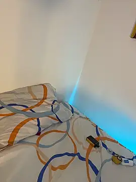 Snapshot of AxelMuller chatting on February 3, 8:03 pm AxelMuller online show from February 3, 8:03 pm