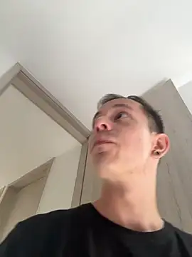 Snapshot of AxelMuller chatting on February 18, 2:13 pm AxelMuller online show from February 18, 2:13 pm