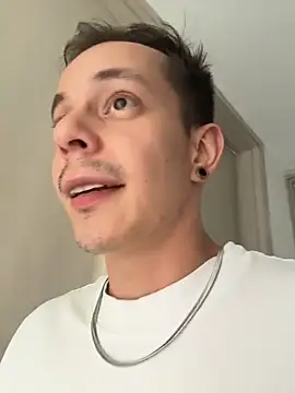 Snapshot of AxelMuller chatting on March 2, 12:56 pm AxelMuller online show from March 2, 12:56 pm