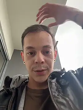 Snapshot of AxelMuller chatting on February 12, 12:38 pm AxelMuller online show from February 12, 12:38 pm