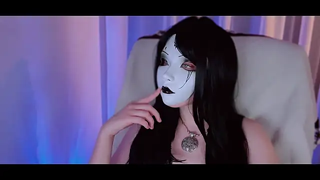 NoirLiliyaa online show from February 8, 8:28 pm