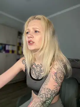 BlondeDoll  online show from February 27, 5:18 am