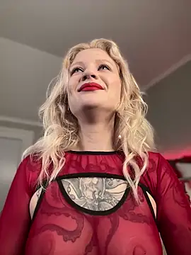 BlondeDoll  online show from February 14, 5:29 am