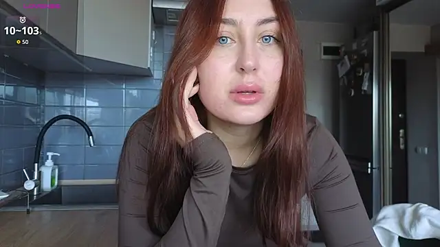 Snapshot of EvangelinFox chatting on February 11, 11:21 am EvangelinFox online show from February 11, 11:21 am