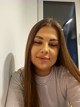 CutieLui  online show from February 15, 5:01 pm