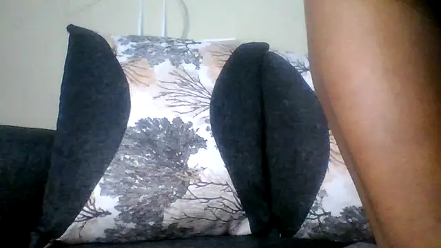 Littlegoddess19 online show from April 22, 6:20 am