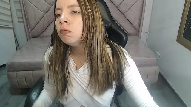 Snapshot of Eco_deluna_v chatting on February 20, 1:24 pm Eco deluna v online show from February 20, 1:24 pm