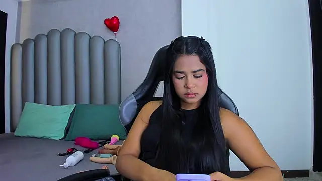 Shirleytaylor- online show from March 26, 11:08 am