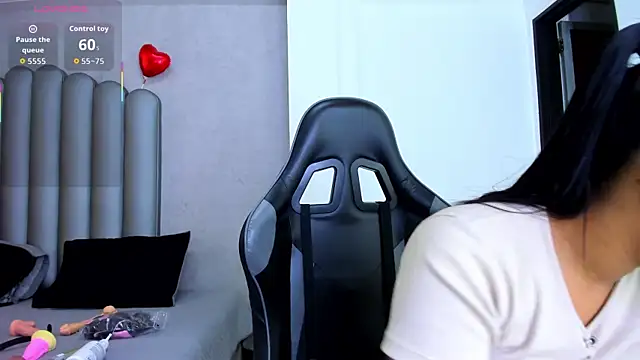 Shirleytaylor- online show from March 17, 11:35 am