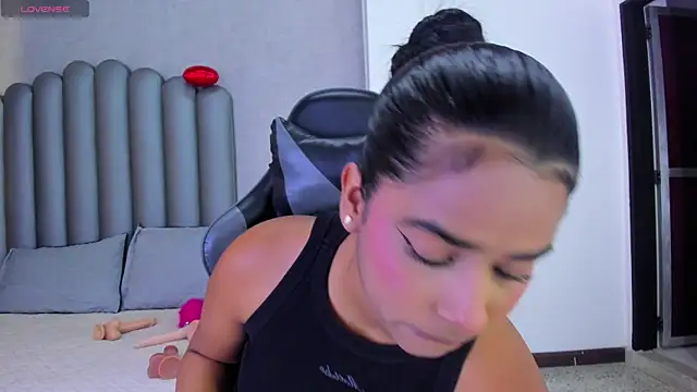 Shirleytaylor- online show from April 16, 11:44 am