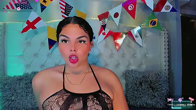Snapshot of Maia_Hotts chatting on June 11, 8:06 pm Maia Hotts online show from June 11, 8:06 pm